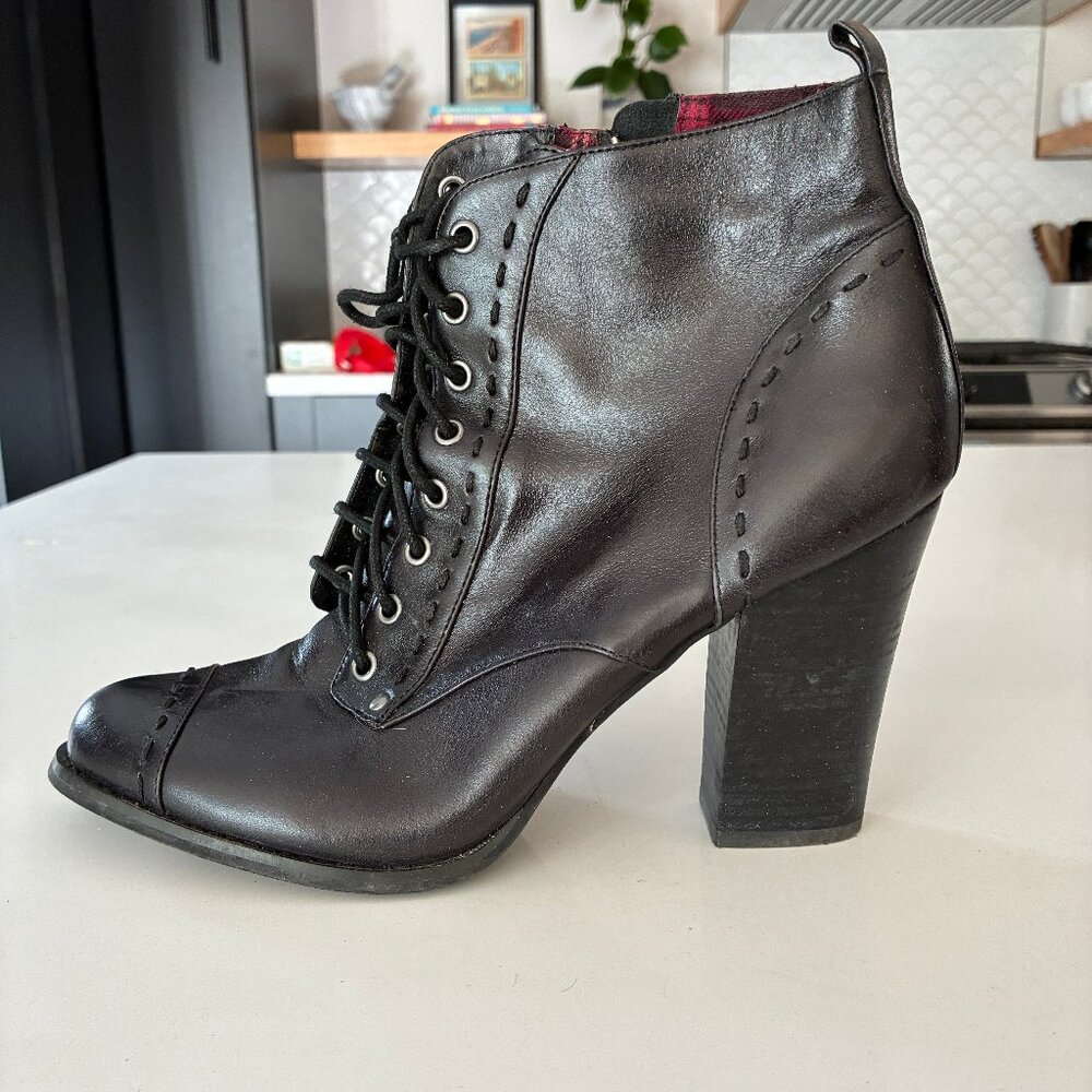 Seychelles Lace-up Heeled ankle booties